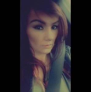 Meet your Posher, Cassandra